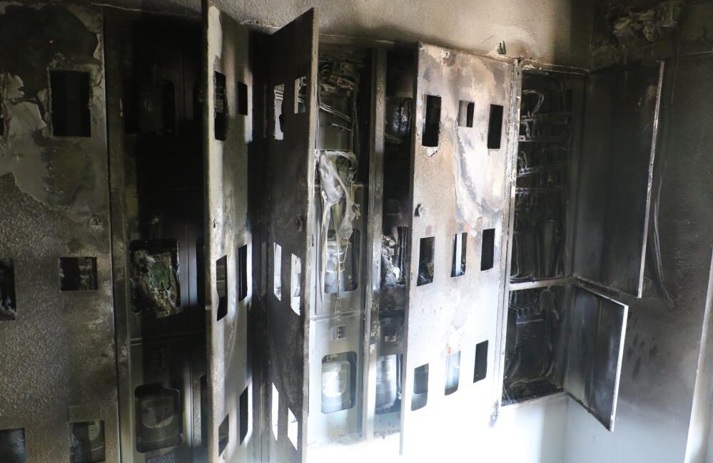 Ankara'nın Sincan ilçesinde bir binanın elektrik panosu patladı. Patlamanın ardından