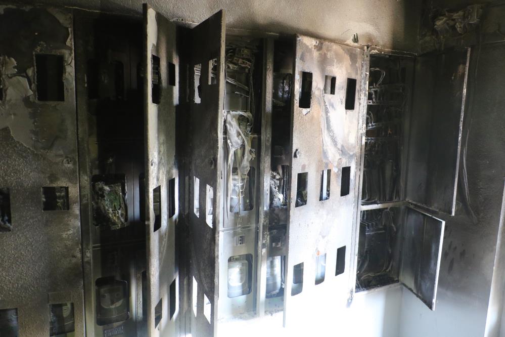 Ankara'nın Sincan ilçesinde bir binanın elektrik panosu patladı. Patlamanın ardından