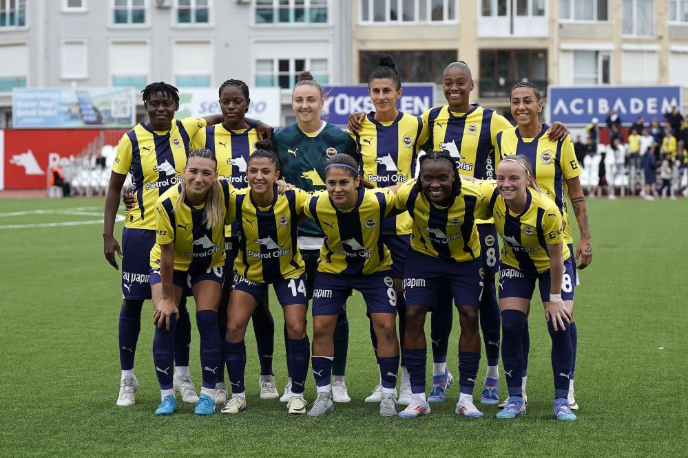 Fenerbahçe Kadın Futbol Takımında yeni sezon kadro planlaması çerçevesinde 17