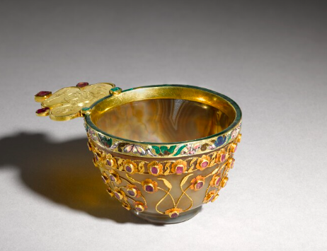 Değerli Taşlarla Bezemeli Fincan