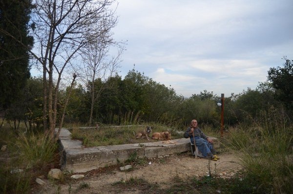 Şüheda Kuyusu Üzerinde Köpek Beslendiği Zamanlardan. 2014 Ağustos Fotoğraf İbrahim Ethem Gören
