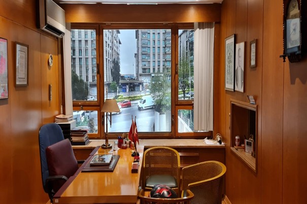 Sabri Ülkerin Çamlıcaya Taşınan Çalışma Ofisi