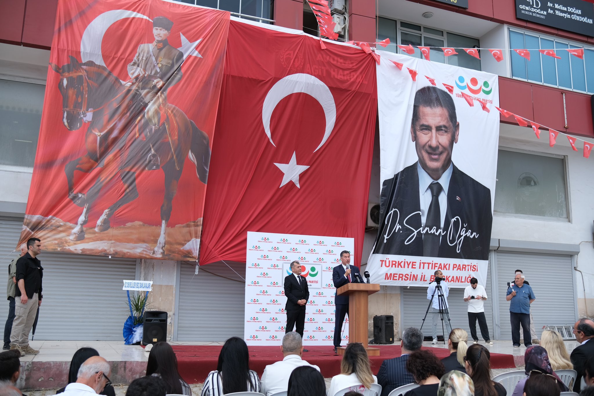 Sinan Ogan Mersin 01