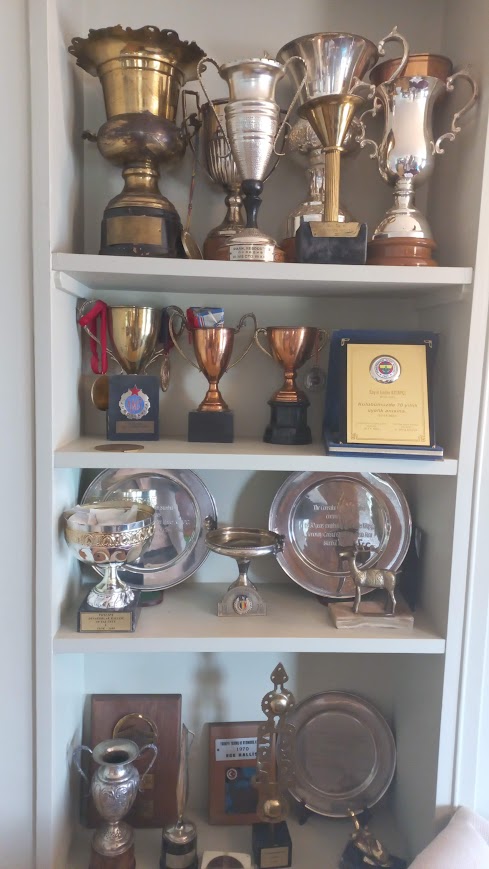 Ender Kitapçı'nın Kupa Ve Madalyaları.jpeg