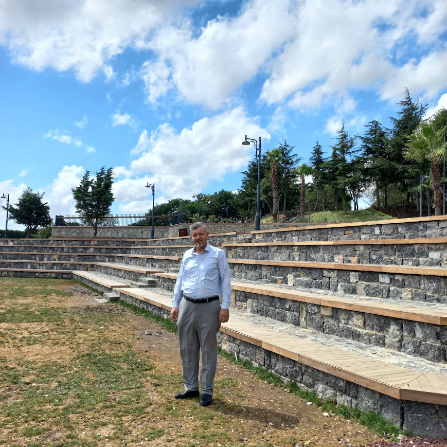 Yazarımız İbrahim Ethem Gören Amfitiyatroya Benzetilen Duatepe'de