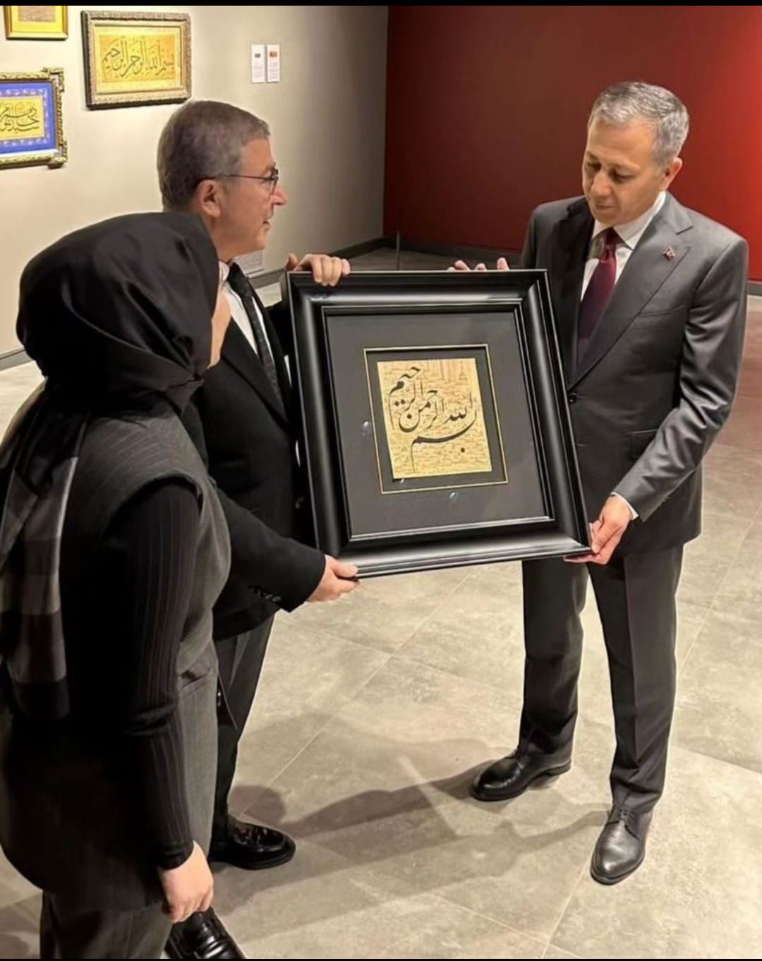 Bakan Yerlikaya'ya Minyatür Bezemeli Besmele Levhası Takdim Edildi