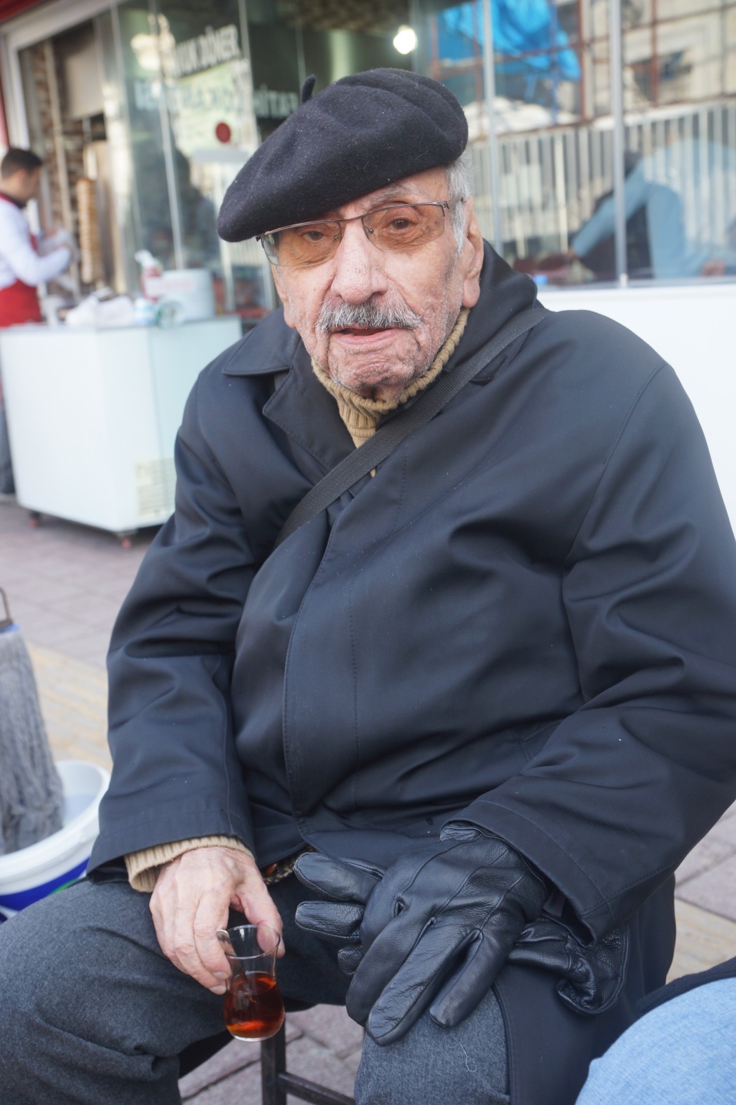 Üstün İnanç Foto 2