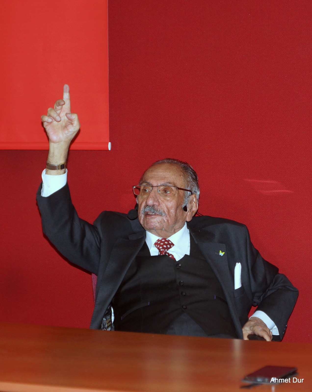 Üstün İnanç Foto 1