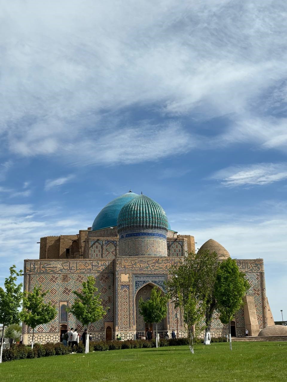 Hoca Ahmed Yesevî Türbesi Foto 1