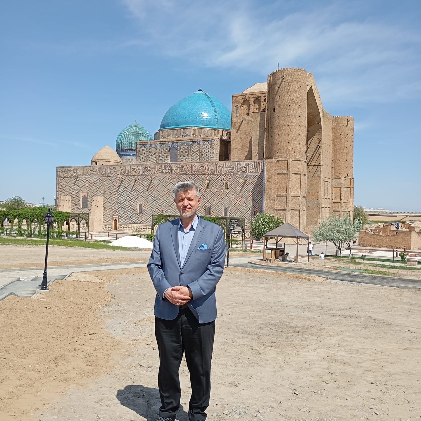 Kapak Yapalım Yazarımız İbrahim Ethem Gören Türkistanda, Ahmed Yesevînin Dergâhında