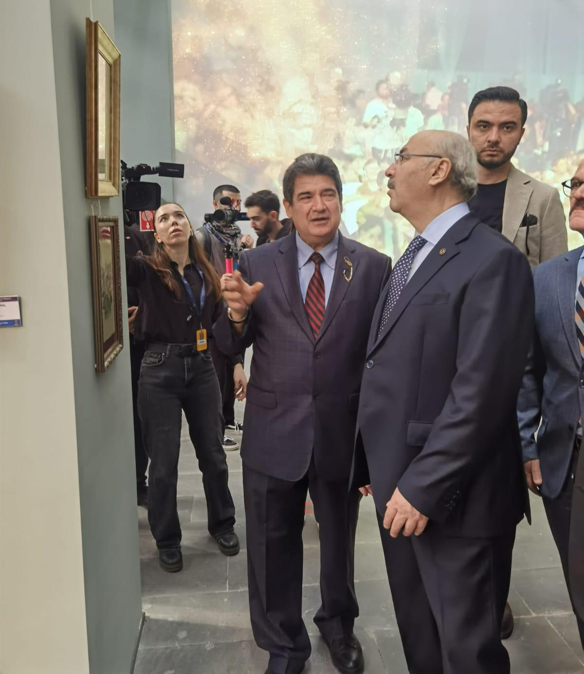 Adana Valisi Ve Hattat Mesut Dikel