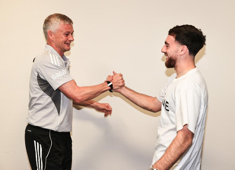 Beşiktaş'ta Başkan Serdal Adalı ve yeni transfer Orkun Kökçü, Futbol