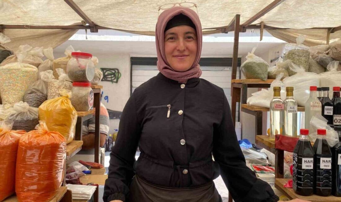 Eskişehir’de sıcakların artmasıyla birlikte pazarlarda ev yapımı salça, tarhana, baharat