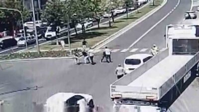 Nevşehir’de trafikte ‘niye yavaş gidiyorsun’ tartışması karakolda bitti. Trafikte yaşananlar