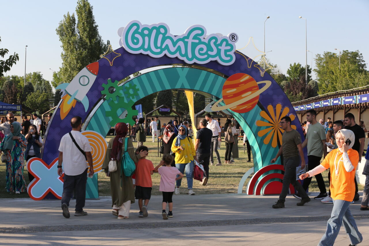 Konya Büyükşehir Belediyesi tarafından bu yıl 10'uncusu düzenlenen Konya Bilim