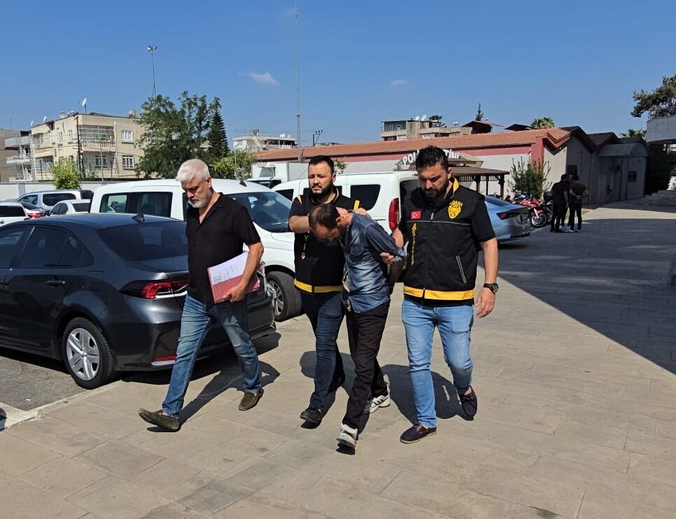  Adana'nın merkez Çukurova ilçesinde bisiklet çaldığı güvenlik kamerasından tespit edilerek