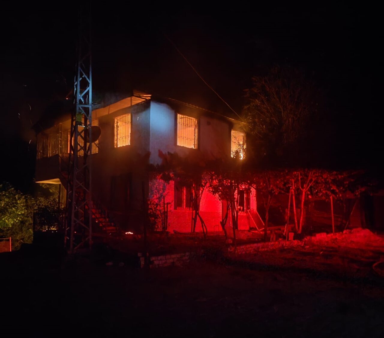 Adana'nın Kozan ilçesinde kiracılarını darbederek öldürdükleri iddiasıyla tutuklanan çiftin evi,