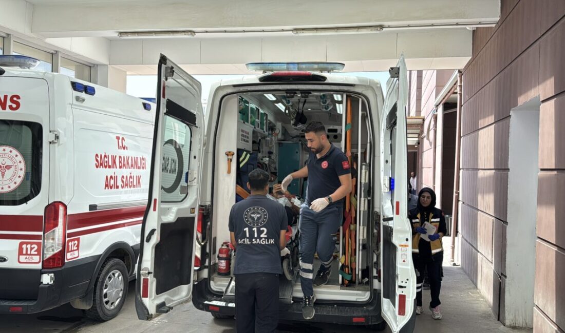 Adıyaman'da iki grup arasında çıkan kavgada 2 kişi yaralandı.