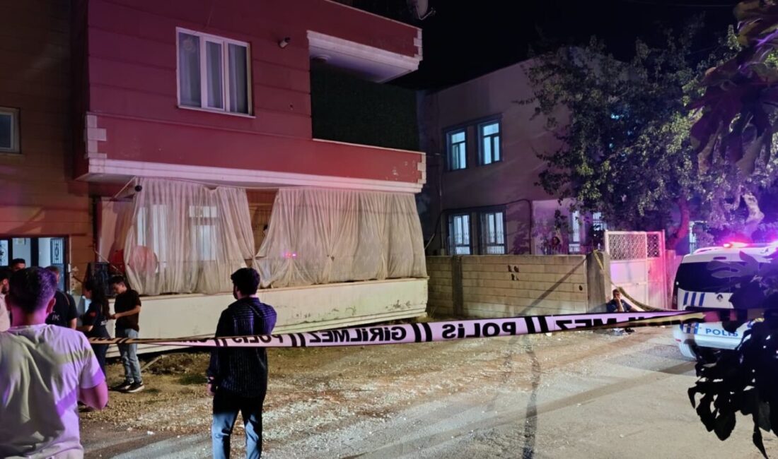 Adıyaman'da oğlu tarafından bıçaklanan baba ağır yaralandı.