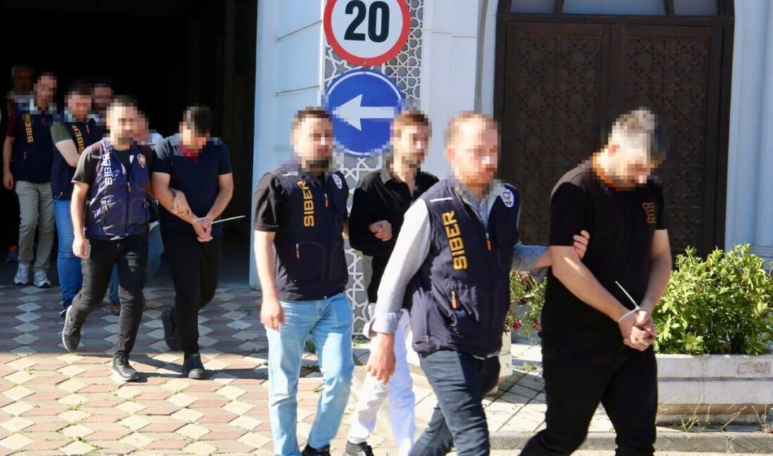 Afyonkarahisar merkezli 5 ilde yapılan dolandırıcılık operasyonunda gözaltına alınan 8
