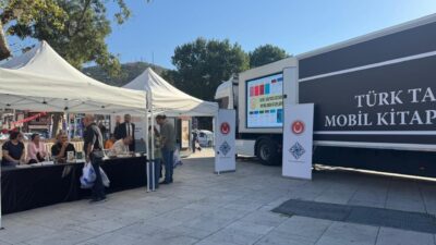 Afyonkarahisar'da Türk Tarih Kurumu (TTK) Mobil Mağazasının açılışı gerçekleştirildi.