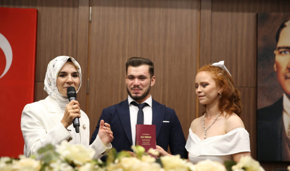 Aile ve Sosyal Hizmetler Bakanı Mahinur Özdemir Göktaş, Denizli'de çeşitli