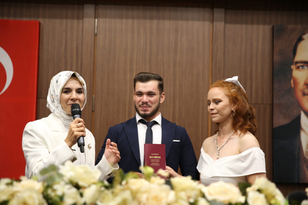 Aile ve Sosyal Hizmetler Bakanı Mahinur Özdemir Göktaş, Denizli'de çeşitli