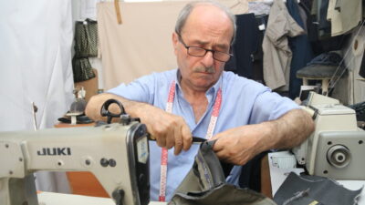 İstanbul'da 15 yaşında başladığı mesleğini memleketi Taşova'ya taşıyan 70 yaşındaki