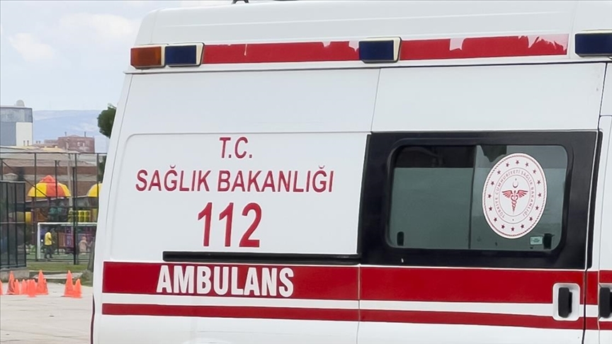 Şanlıurfa'nın Birecik ilçesinde geri manevra yapan otomobilin çarptığı çocuk yaşamını