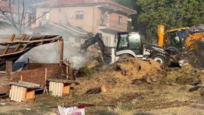 Ankara’nın Kızılcahamam ilçesinde bir besi çiftliğinde yangın çıktı.