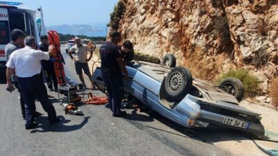  Antalya'nın Kaş ilçesinde trafik kazasında 2 kişi yaralandı.
