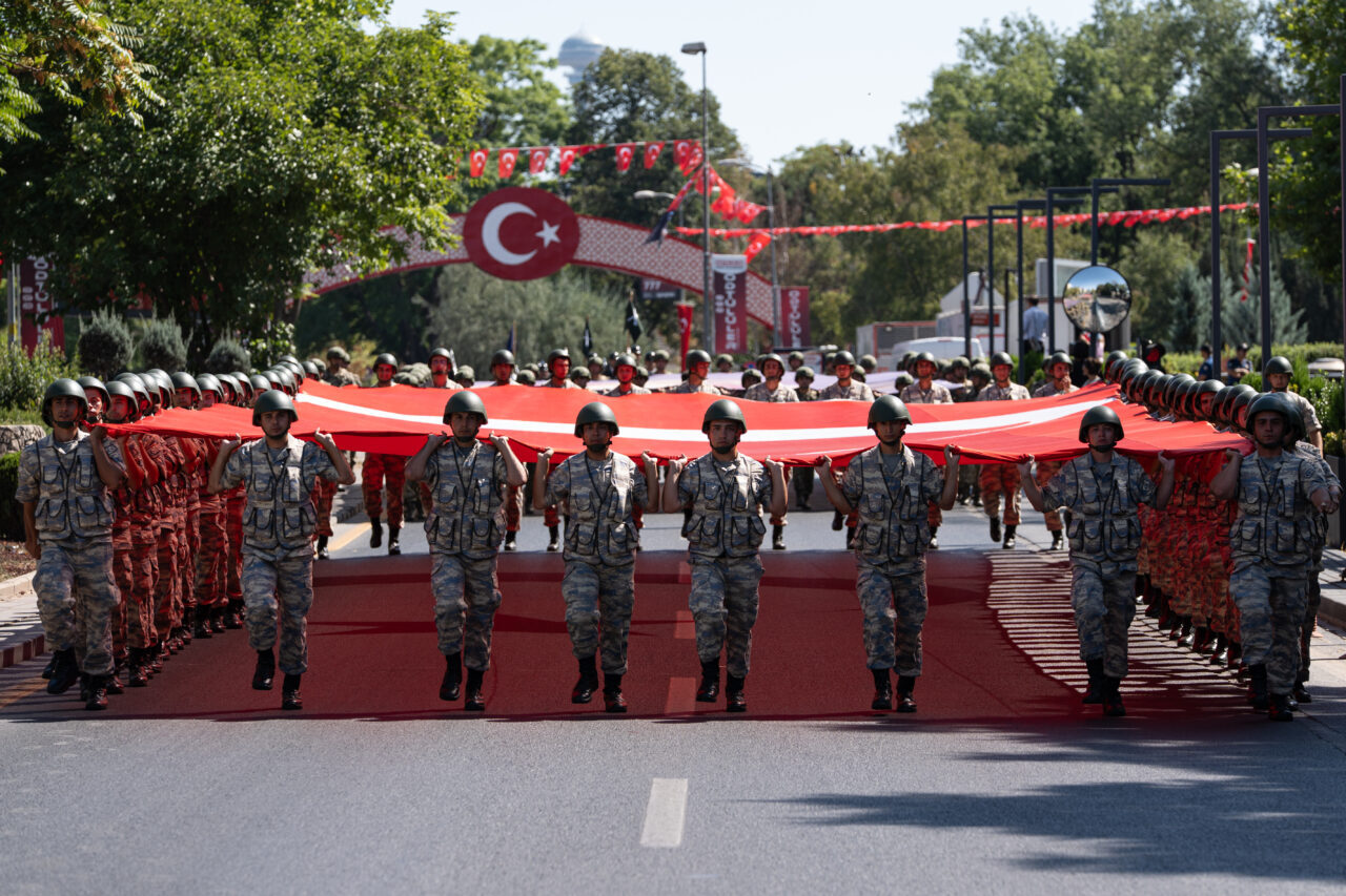 Ankara'da, Türkiye Büyük Millet Meclisi (TBMM) önünden Ulus'taki Birinci Meclis
