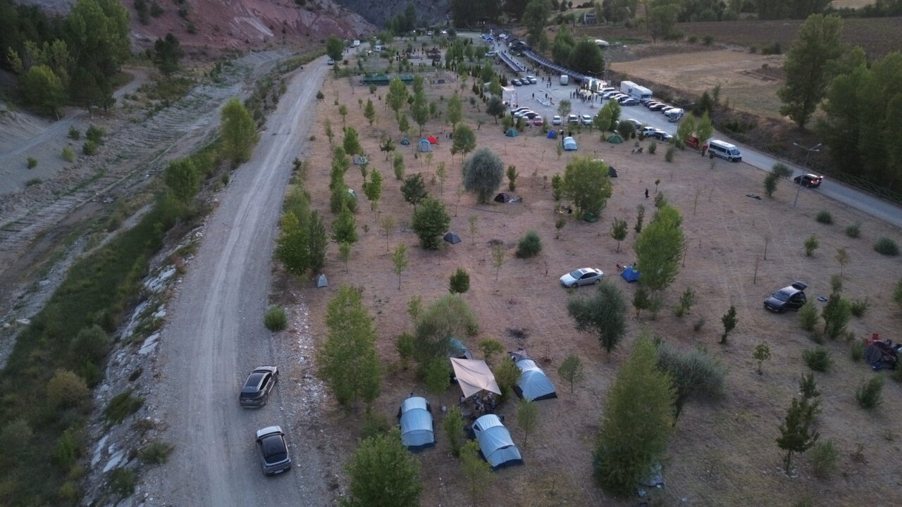  Bilecik'te bilim insanları ve gökyüzü tutkunları, "karanlık gökyüzü gözlem" etkinliğinde