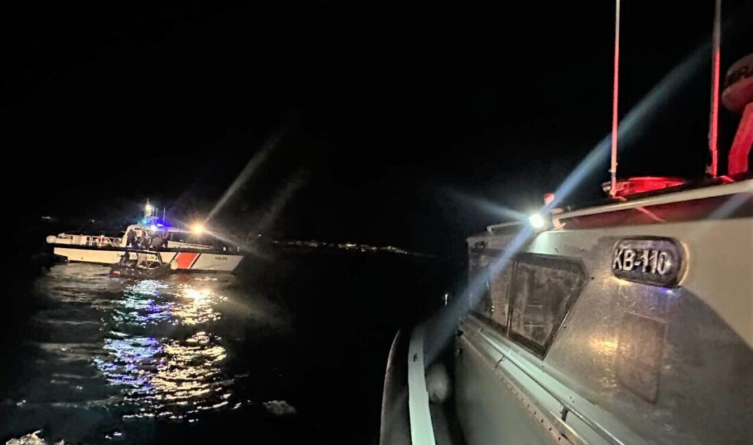 Muğla'nın Bodrum ilçesi açıklarında 19 düzensiz göçmen kurtarıldı.