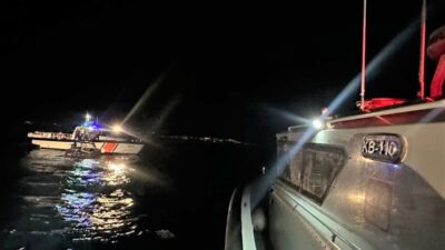 Muğla'nın Bodrum ilçesi açıklarında 19 düzensiz göçmen kurtarıldı.