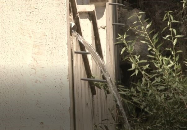 Ankara Dikmen'de bir binanın alt kısmında bulunan istinat duvarından yaklaşık