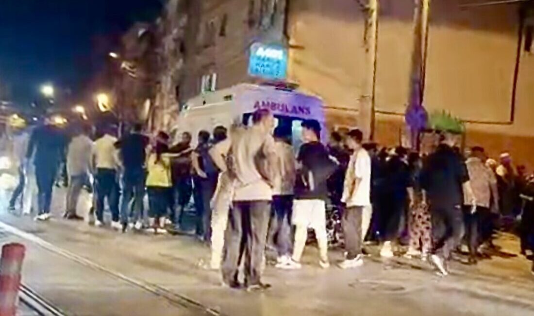 Bursa'nın Yıldırım ilçesinde, kocası tarafından bıçakla yaralanan kadın, kaldırıldığı hastanede