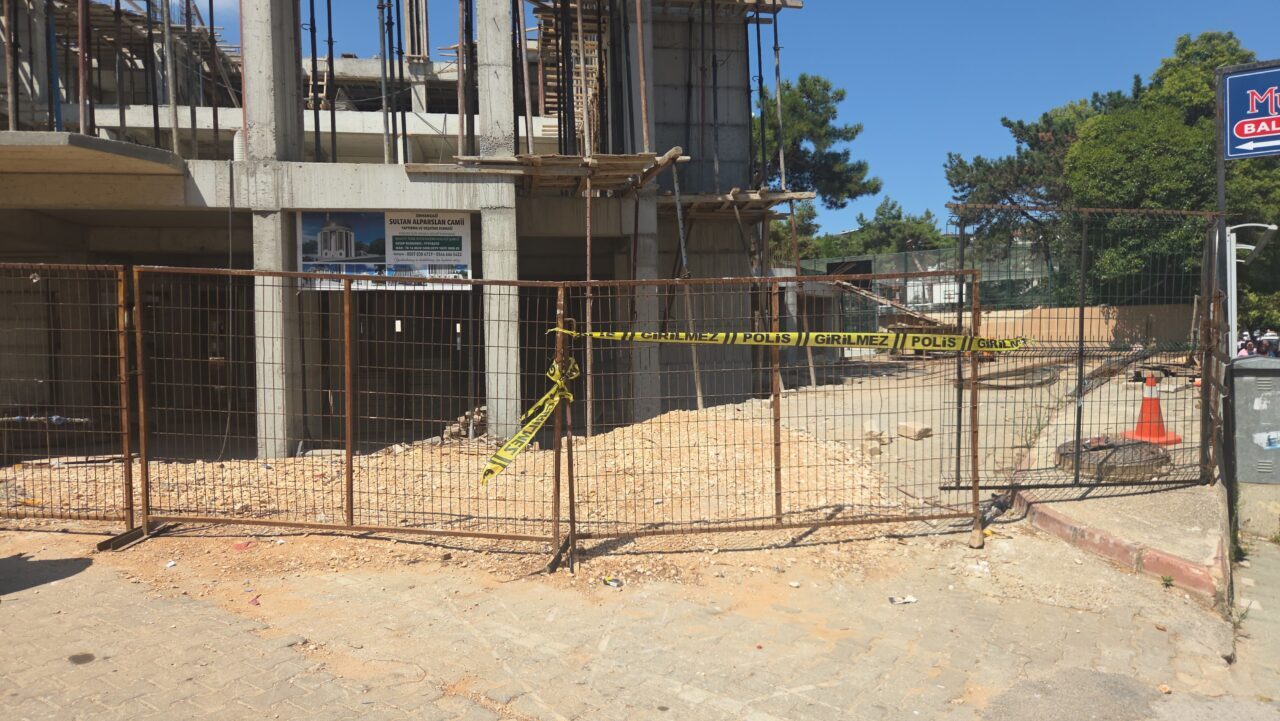 Bursa'nın Orhangazi ilçesinde inşaattan düşen işçi hayatını kaybetti.