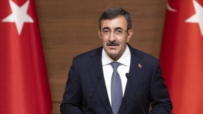  Cumhurbaşkanı Recep Tayyip Erdoğan'ın Çin Halk Cumhuriyeti'ne ziyareti dolayısıyla Cumhurbaşkanlığına,