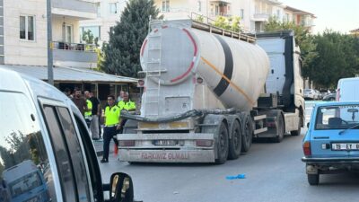 Çorum'da silobas dorse takılı tırın bisiklete çarpması sonucu ağır yaralanan