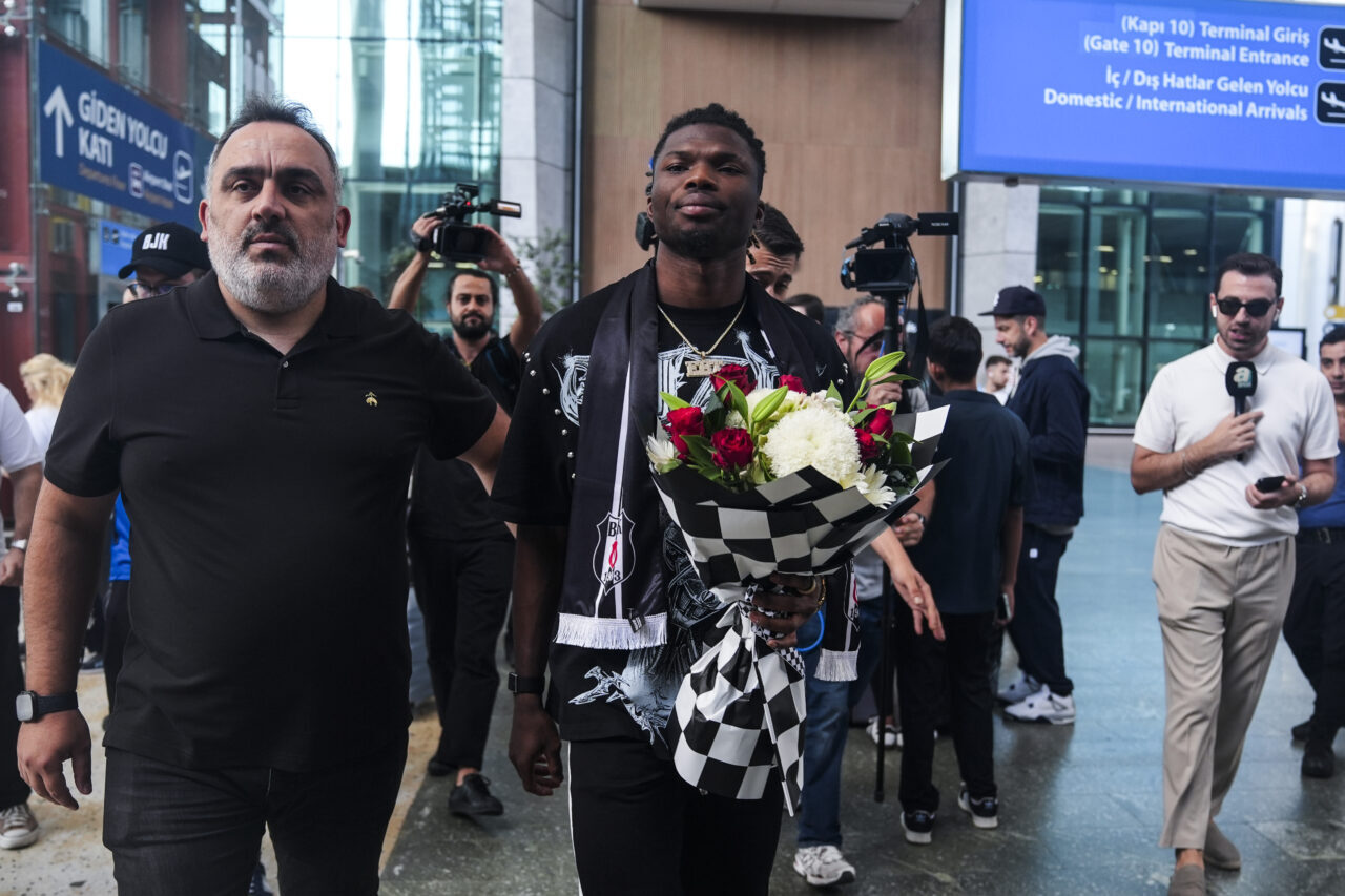 Beşiktaş'ın kiralık transferi için görüşmelere başladığını duyurduğu Malili futbolcu El