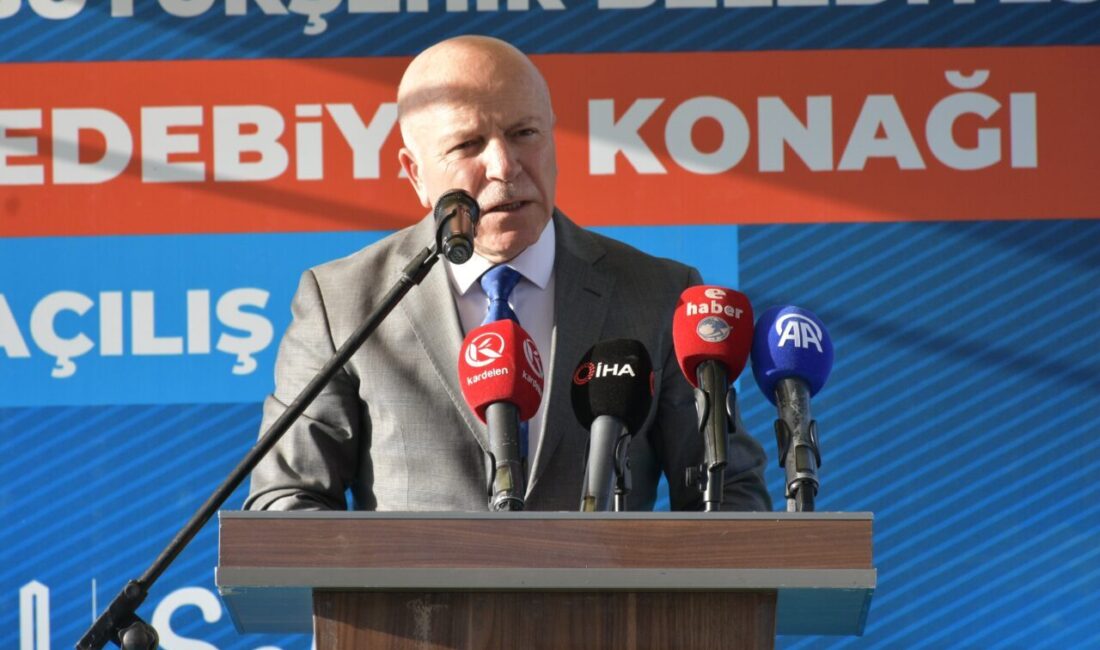 Erzurum'da Türkiye Dil ve Edebiyat Derneği bünyesindeki Dil ve Edebiyat