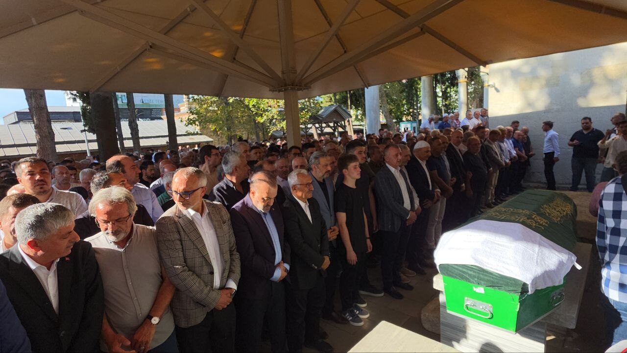 Rahatsızlığı nedeniyle bir süredir tedavi gördüğü hastanede 54 yaşında hayatını