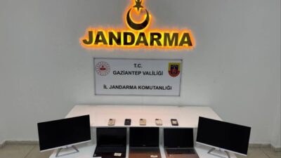 Gaziantep'te resmi belgede sahtecilik yaptıkları iddiasıyla 3 zanlı gözaltına alındı.