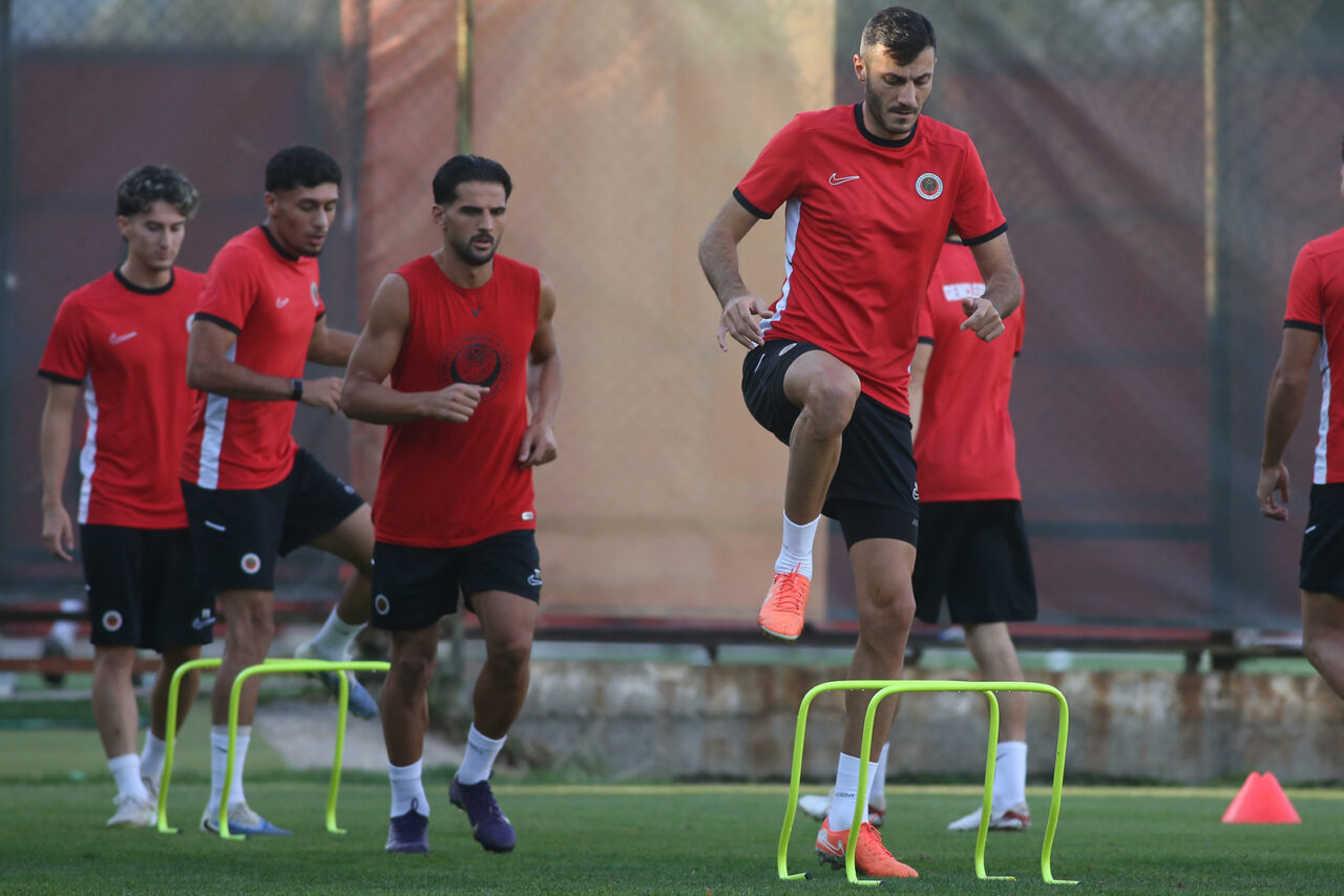 Gençlerbirliği, Trendyol Süper Lig'in 4. haftasında Fenerbahçe ile sahasında oynayacağı