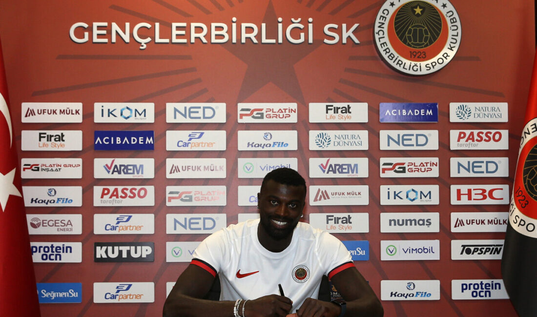 Trendyol Süper Lig ekiplerinden Gençlerbirliği, Senegalli forvet M'Baye Niang'ı transfer