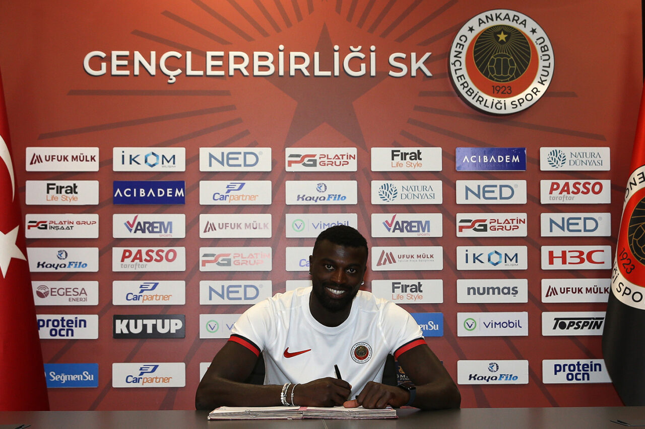 Trendyol Süper Lig ekiplerinden Gençlerbirliği, Senegalli forvet M'Baye Niang'ı transfer