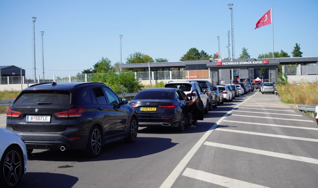  Yıllık izinlerini Türkiye'de geçiren gurbetçilerin yaşadıkları ülkelere dönüş yolculuğu devam