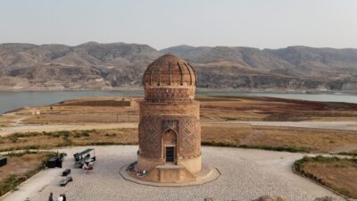 Batman'da birçok medeniyete ev sahipliği yapan Hasankeyf ilçesindeki tarihi yapılar
