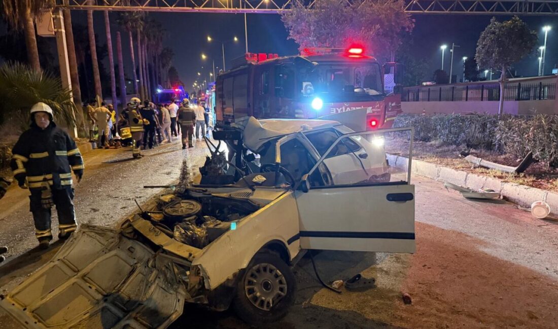 Hatay'ın İskenderun ilçesinde kamyonla çarpışan otomobildeki 1 kişi hayatını kaybetti,